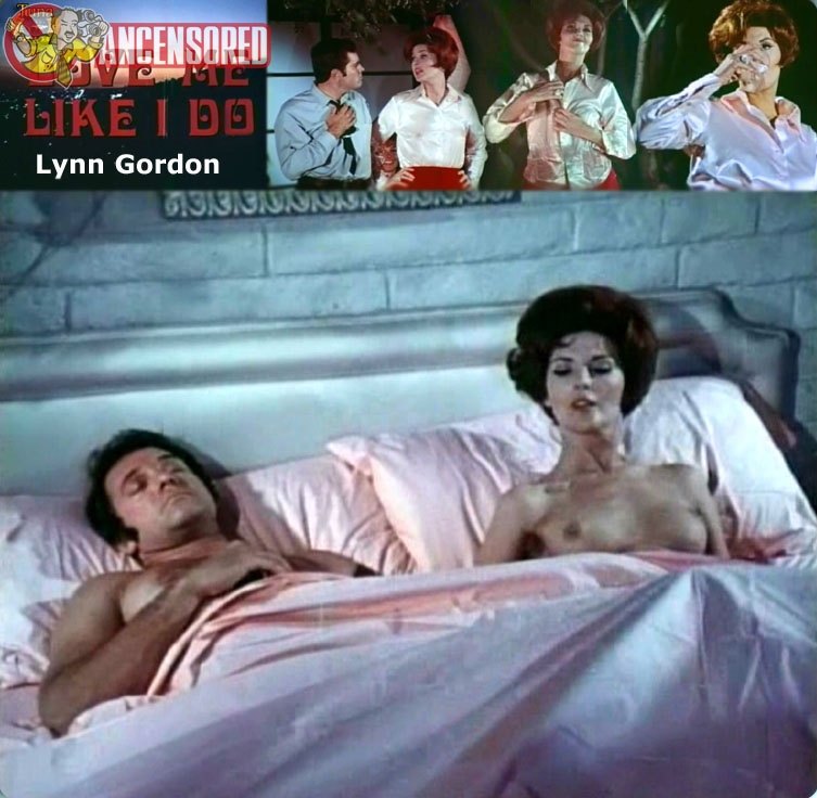 Lynn Gordon les seins sont visibles 80
